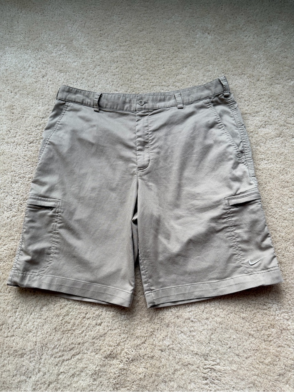 ⭐️ Nike Golf Men's Khaki Tan Chino Shorts • Size 34 - VGUC - Cotton/Poly Blend